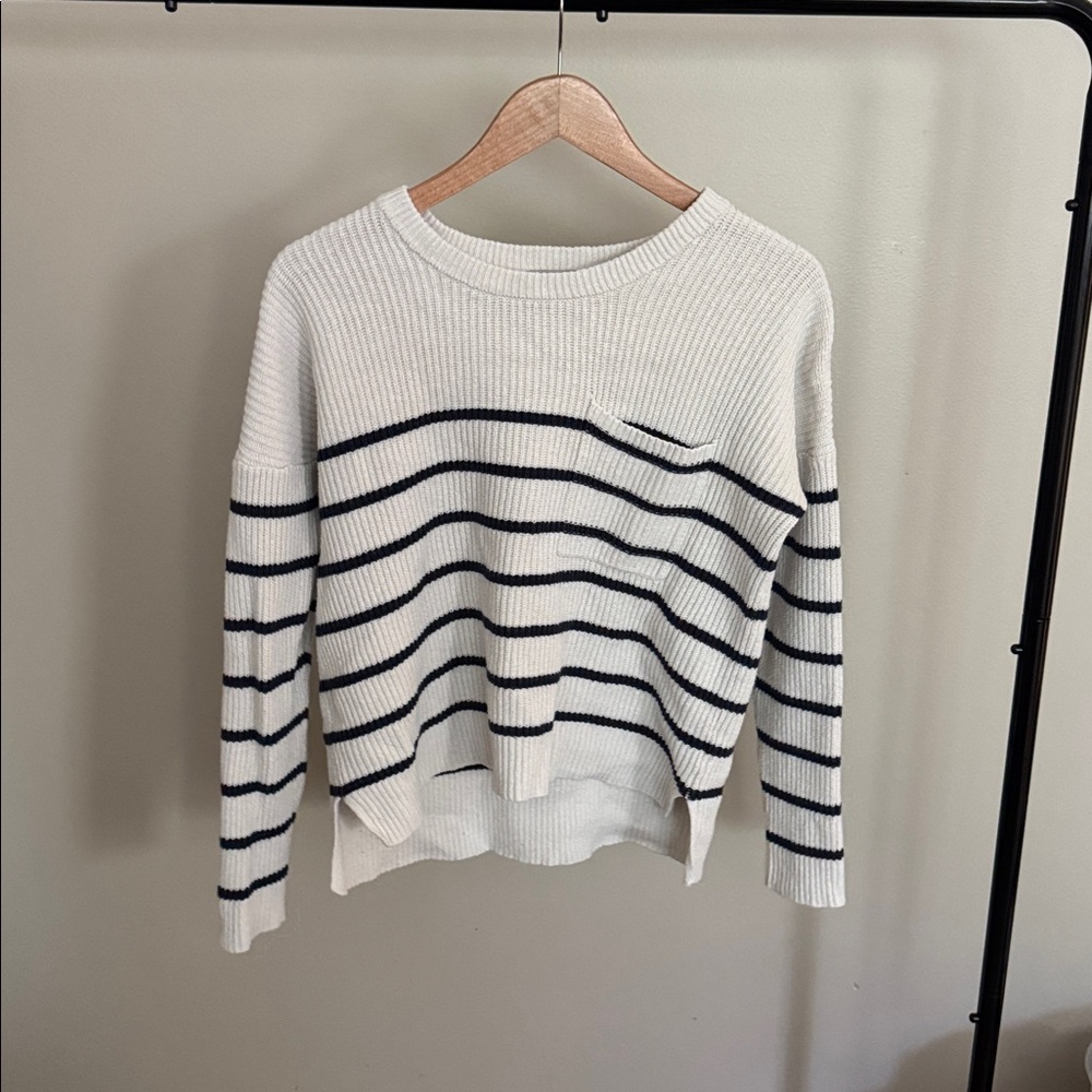 Madewell White and Navy Striped Crew Neck Sweater